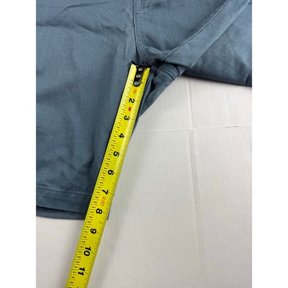 Volcom Men's Shorts - Size 38 - Great Condition - Picture 4 of 8